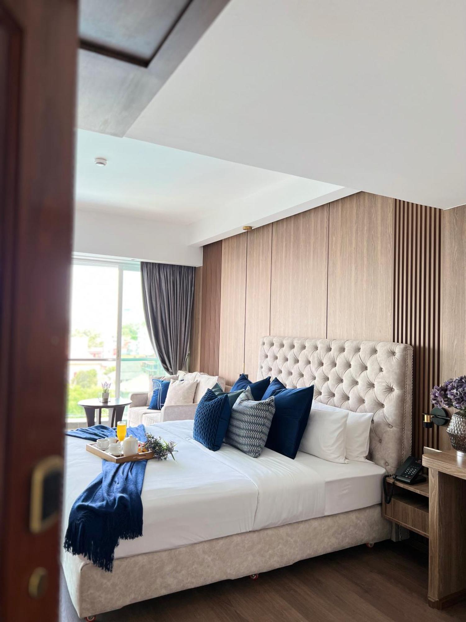 Harmony Phnom Penh Hotel Exterior photo