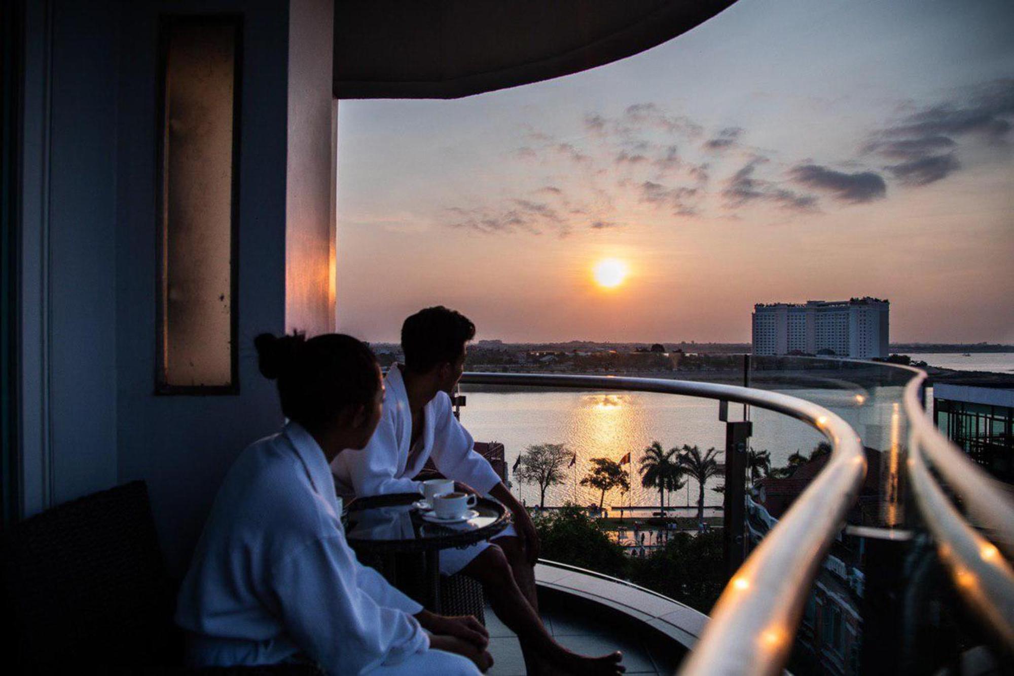 Harmony Phnom Penh Hotel Exterior photo