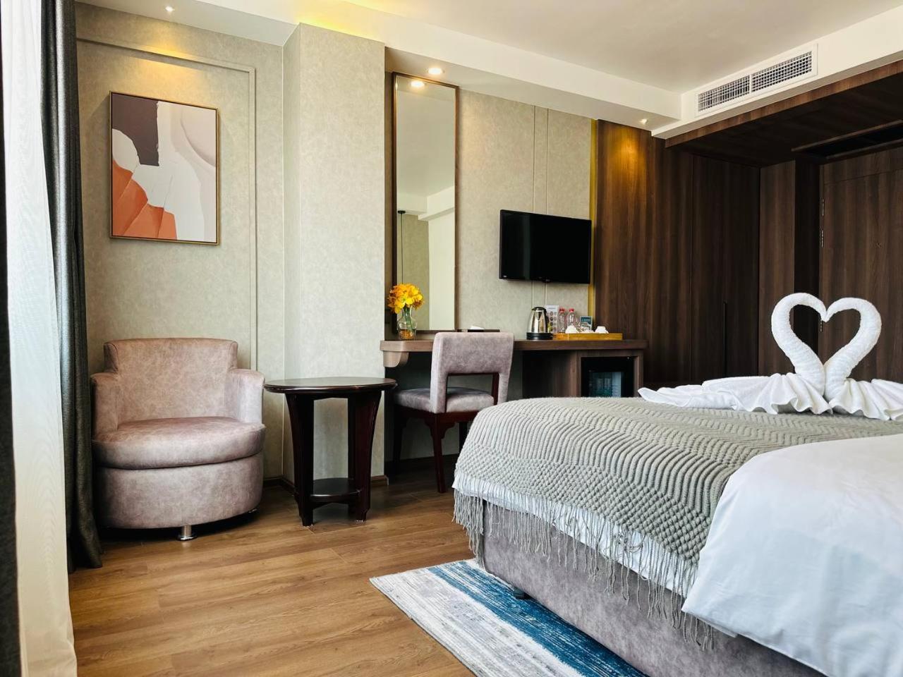 Harmony Phnom Penh Hotel Exterior photo